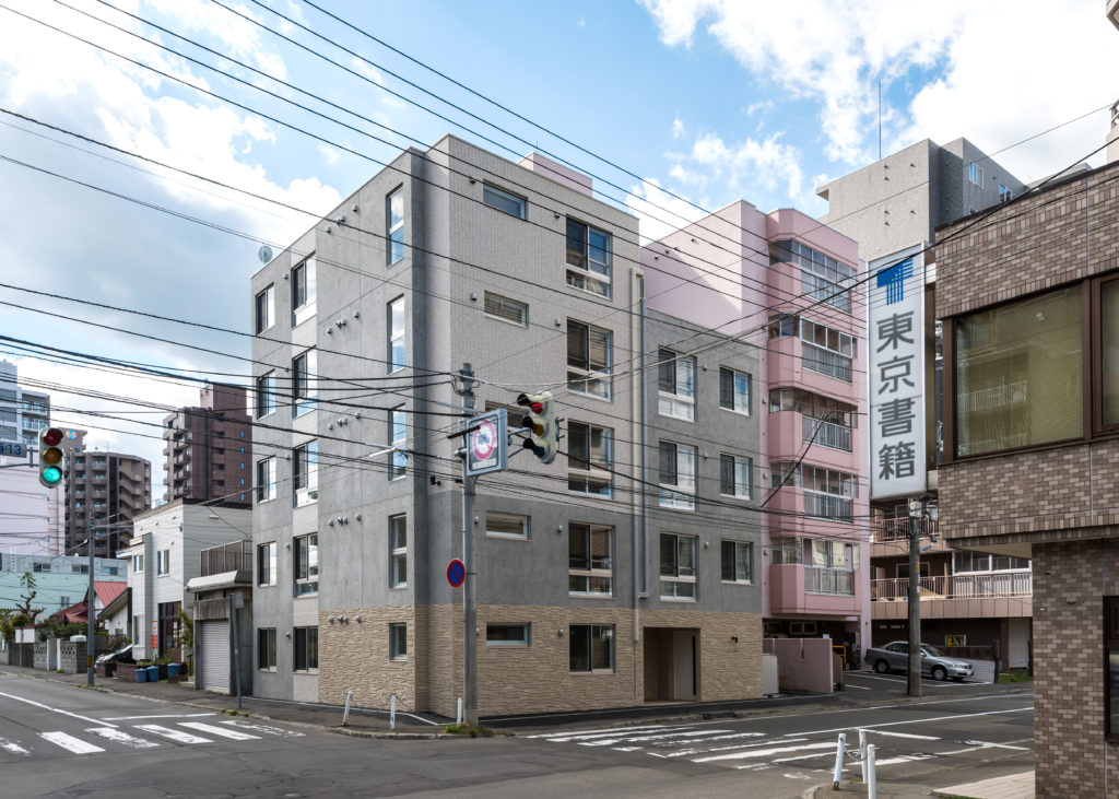 札幌市中央区南6条西14丁目 RC構造 5階建 1K - 10戸 1LDK - 8戸|施工事例|株式会社エフリード|北海道札幌市のアパート・マンションの建築施工管理会社 札幌市中央区南6条西14丁目 RC構造 5階建 1K - 10戸 1LDK - 8戸|施工事例|株式会社エフリード|北海道札幌市のアパート・マンションの建築施工管理会社