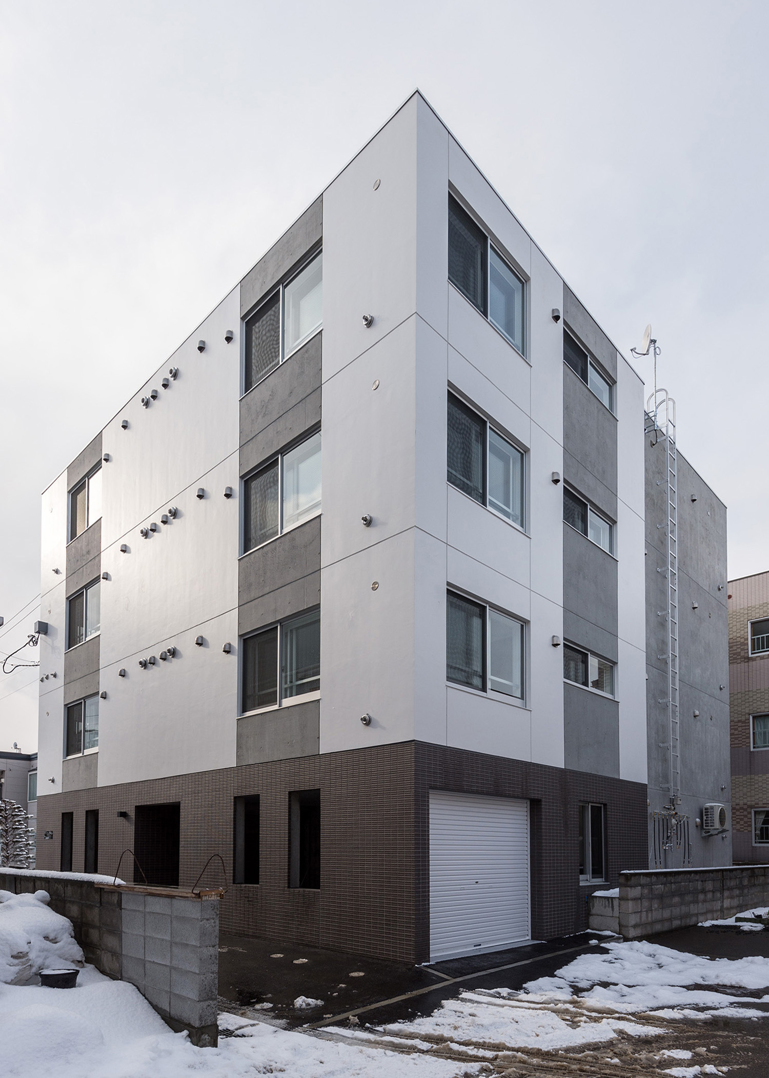 札幌市豊平区平岸3条5丁目 RC壁式構造 4階建 1LDK － 14戸｜施工事例｜株式会社エフリード｜北海道札幌市のアパート・マンションの建築施工管理会社